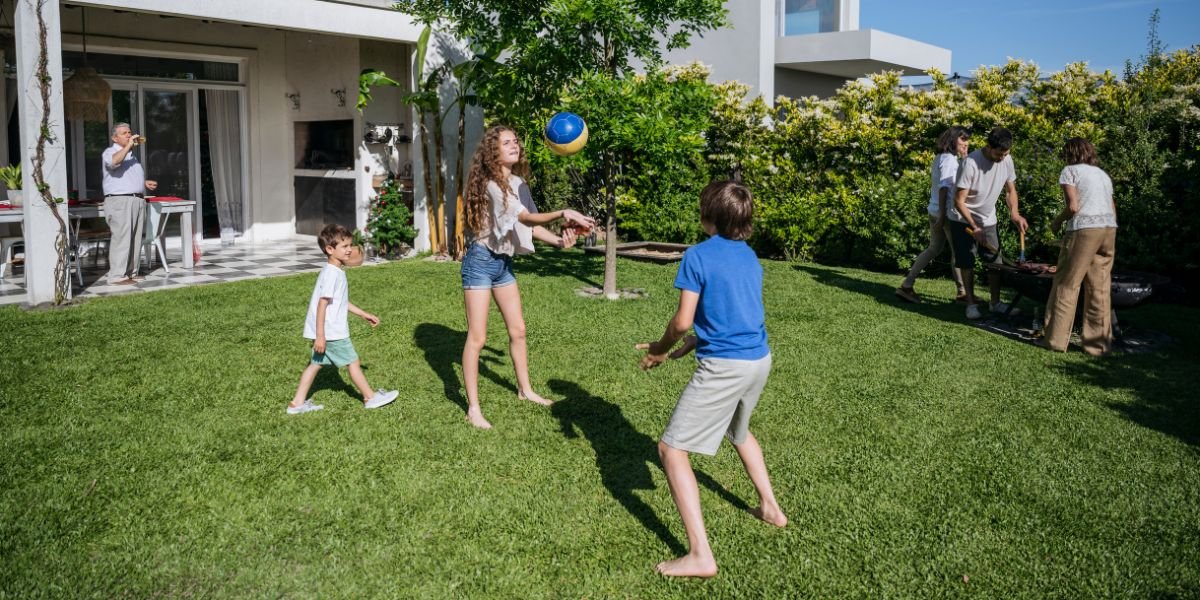 Outdoor Oasis: Creating a Relaxing Retreat in Your Backyard Outdoor Oasis: Creating a Relaxing Retreat in Your Backyard